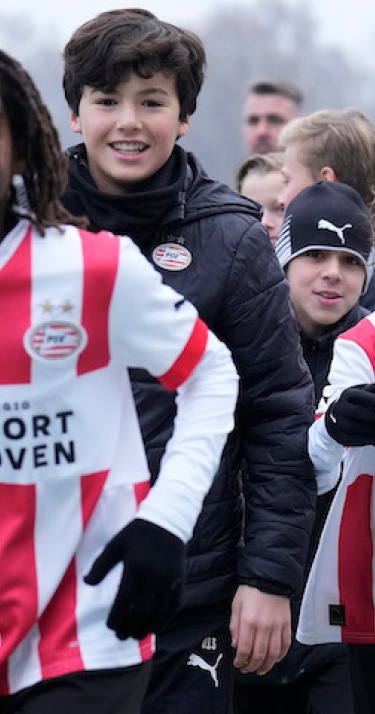Oproep | Meld je aan als gastgezin voor PSV Academy