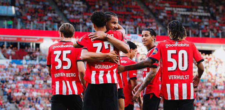 Voorbereiding | PSV wint met 3-0 van FC Eindhoven in Lichtstadderby 