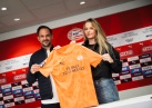 Professional contract | Akkermans signs first contract and is transferred to A squad