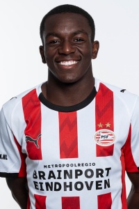 Manuel Bahaty, Aanvaller