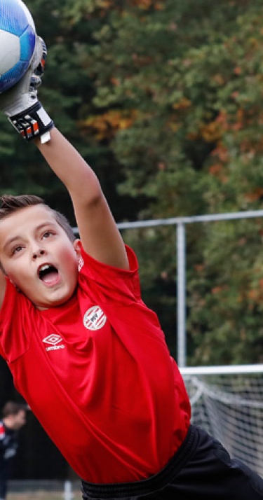PSV Soccer School meemaken? Schrijf je nu in!