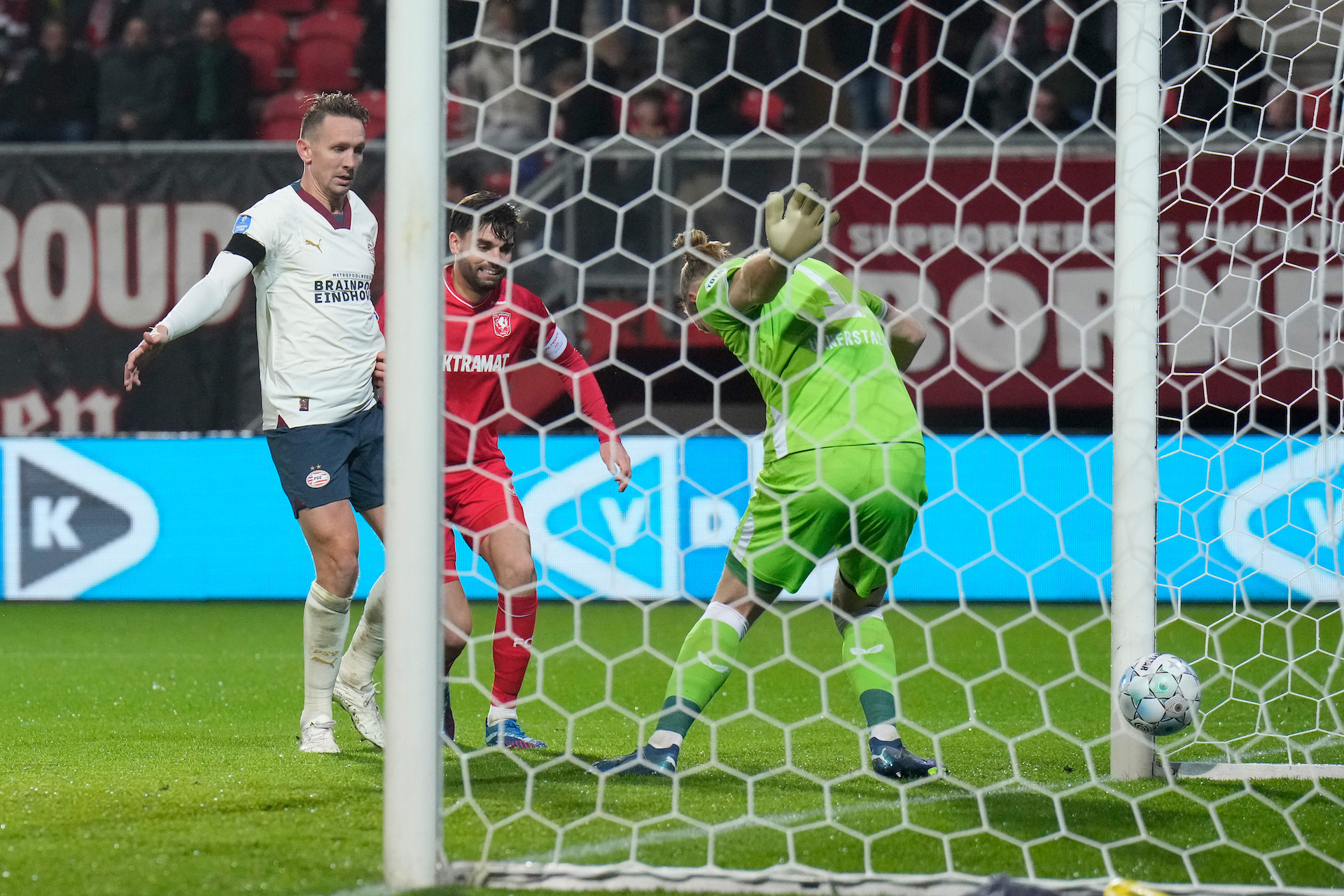 PSV boekte eerder dit seizoen een uitzege in De Grolsch Veste. Johan Bakayoko, Luuk de Jong en een eigen doelpunt van Robin Pröpper zorgden voor een 3-0 overwinning op de Tukkers.