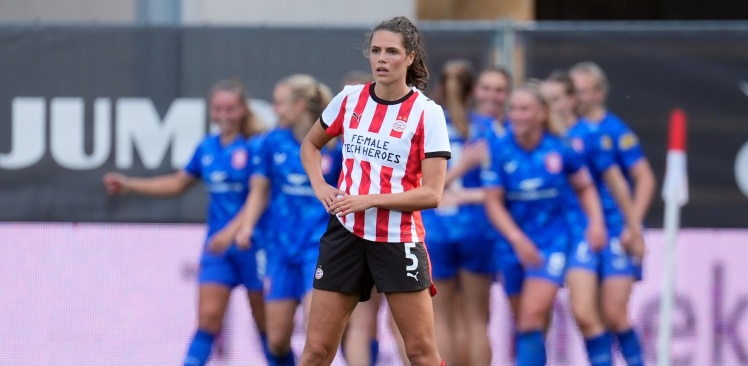 Wedstrijdverslag | Voorsprong niet genoeg voor PSV Vrouwen in topper met FC Twente
