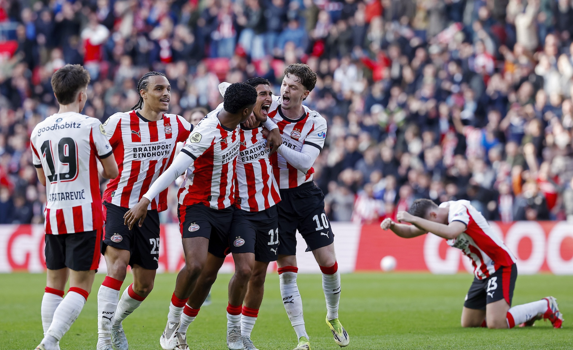 Liveblog | PSV in de wachtkamer na spectaculaire zege op FC Utrecht