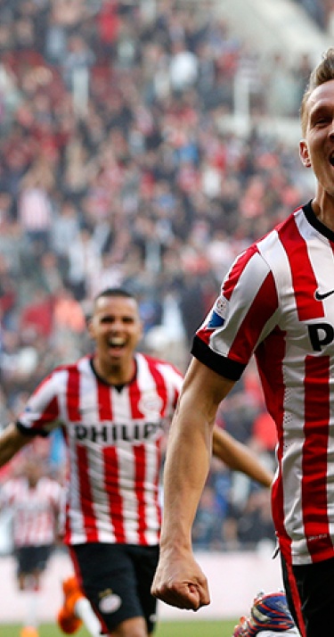 PSV landskampioen na 4-1 zege op sc Heerenveen