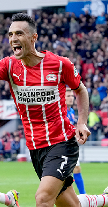 PSV wint overtuigend in doelpuntrijk duel