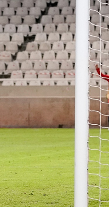 PSV knokt zich naar verdiende zege op Omonia Nicosia