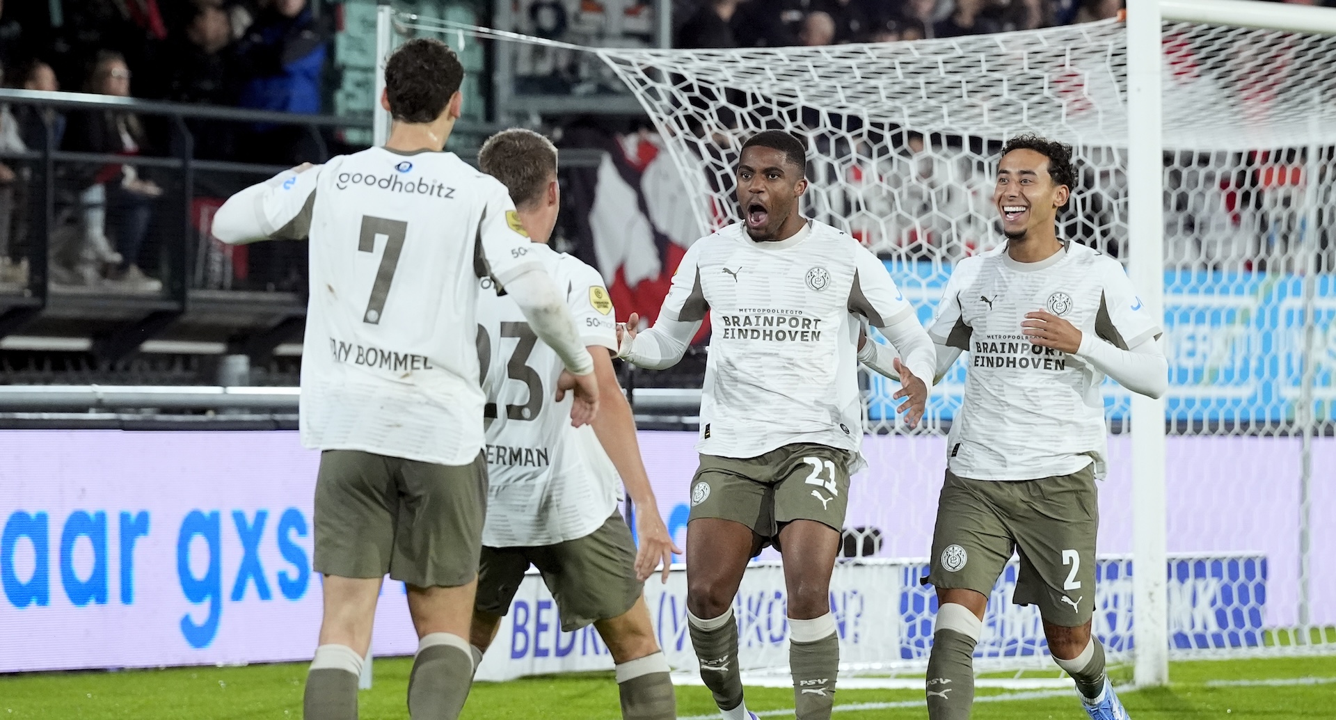 PSV won eerder dit seizoen met 5-3 in Nijmegen