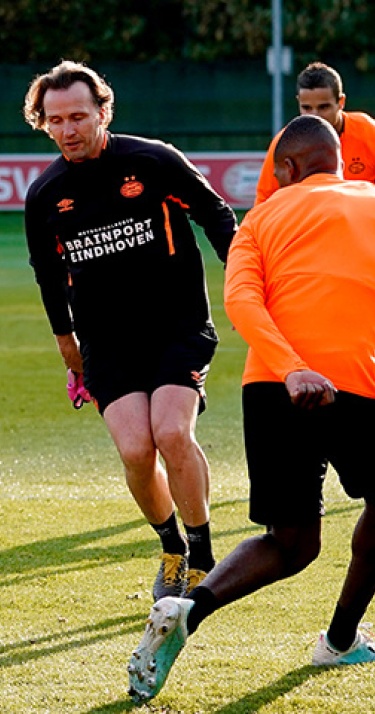 Zo goed als compleet PSV op trainingsveld