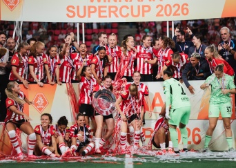 Nieuws | PSV Vrouwen overrompelt FC Twente en wint Supercup 
