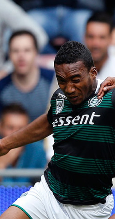 Luciano Narsingh leidt PSV langs Groningen