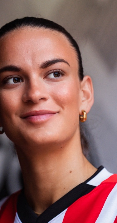 Transfer | PSV neemt Riola Xhemaili definitief over van VfL Wolfsburg