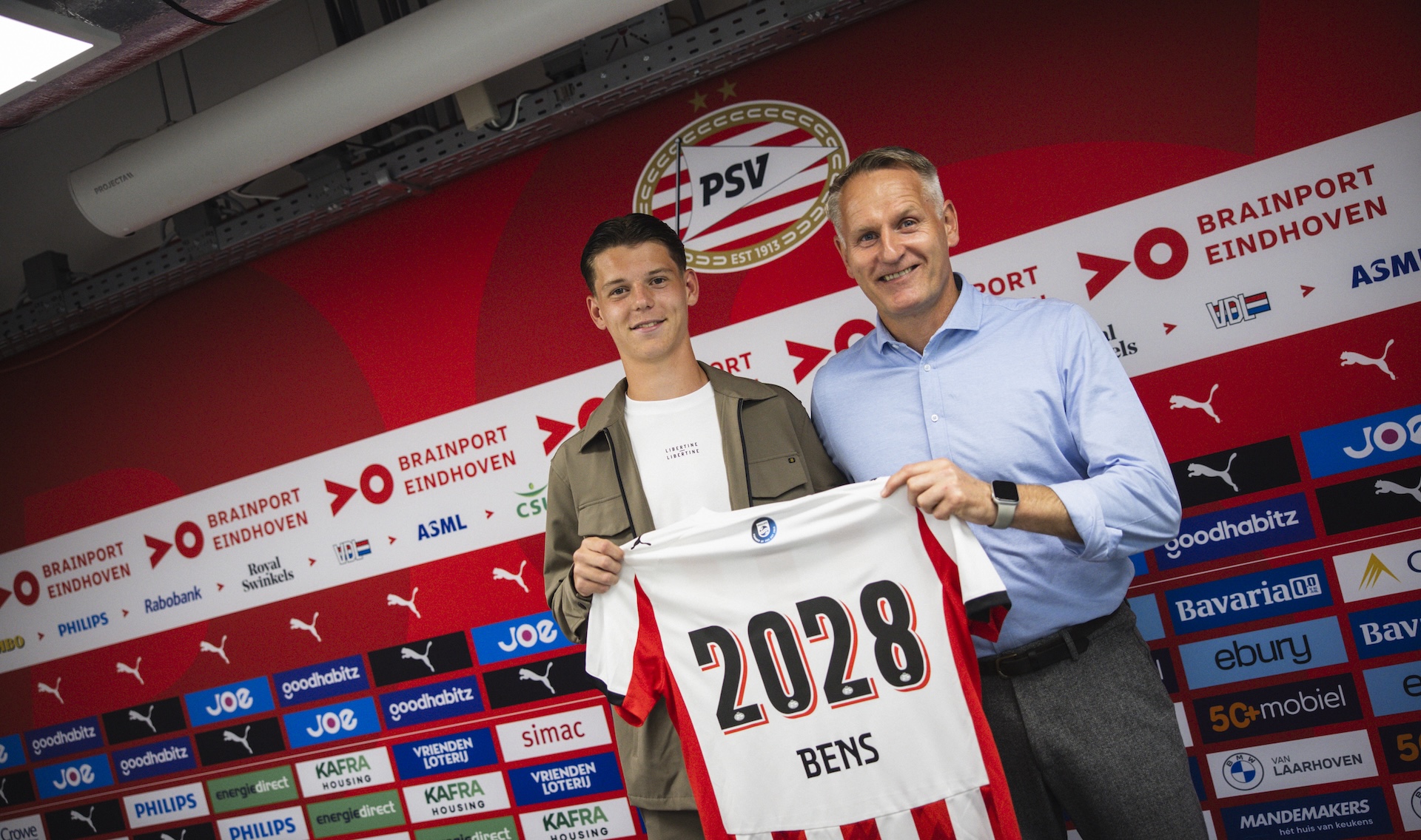Profcontract | Teun Bens tekent eerste profcontract