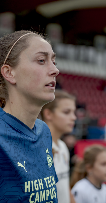 Nieuws | Suzanne Giesen hangt voetbalschoenen aan de wilgen