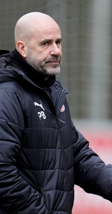 Persconferentie | 'We willen onze directe concurrent op grote afstand zetten'