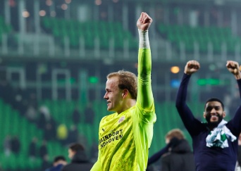 Persconferentie | 'Als er veel op jonge spelers afkomt, kun je ze soms beter met rust laten' 