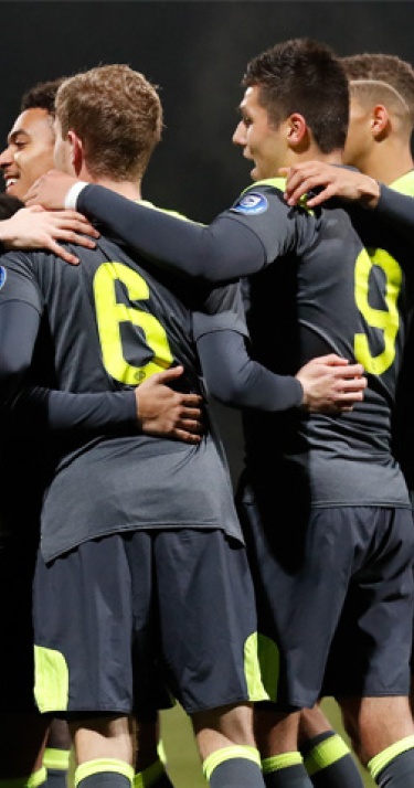 Jeugdig Jong PSV wint in Dordrecht