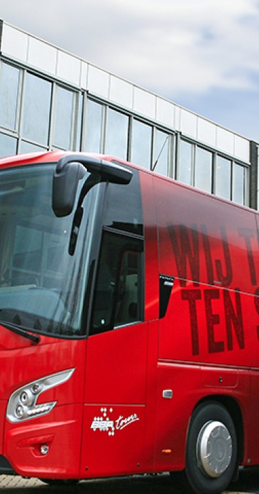 Nieuwe spelersbus in de spotlights