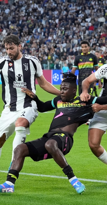 PSV jaagt onverminderd op een treffer, maar de tijd tikt