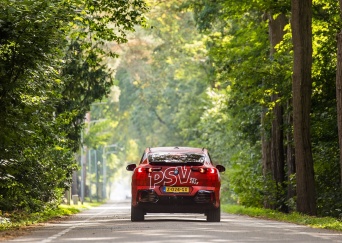 Business | PSV stapt per 2026-2027 over op Mercedes-Benz