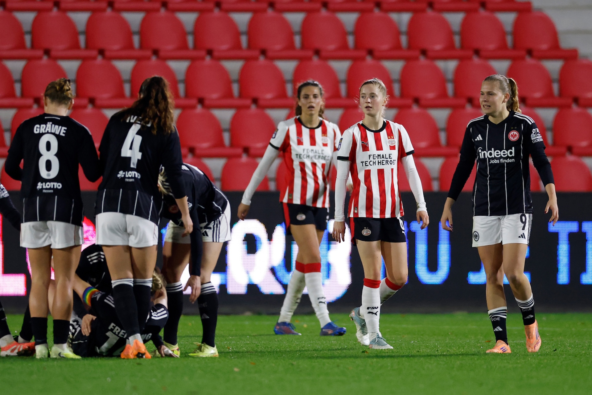 Wedstrijdverslag | PSV Vrouwen leidt nipte nederlaag in eerste duel met Eintracht Frankfurt
