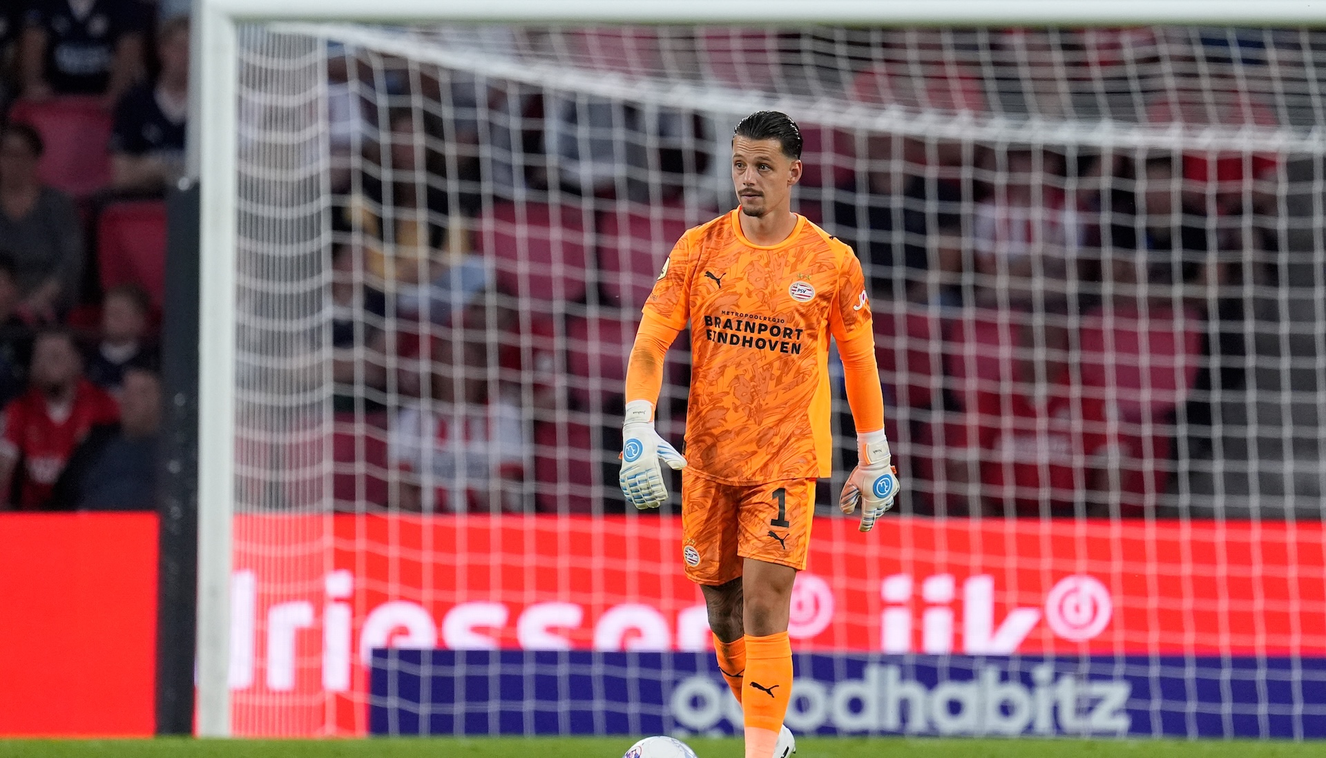 Persconferentie | 'Nick start morgen, hij heeft het verdiend' 