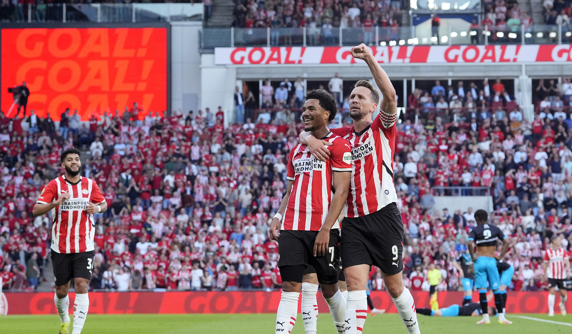 Het gaat hard hier: 4-0 en weer Tillman!