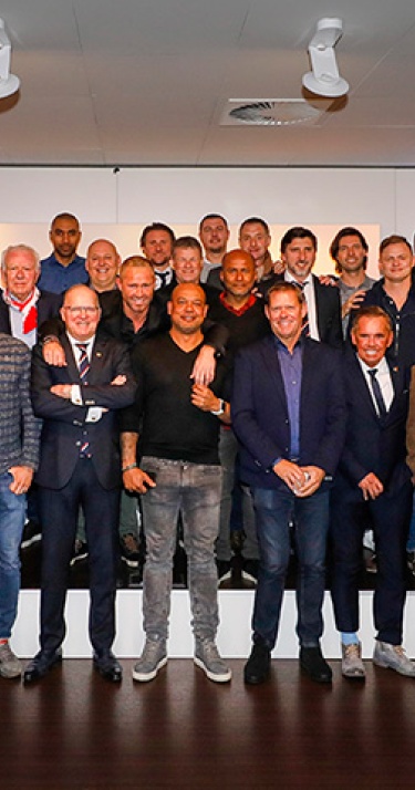 IN BEELD | Reünie d’Oude Glorie bij PSV - VVV