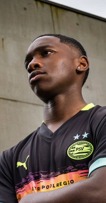 Profcontract | Samuel Dumbili verbindt zich tot medio 2026 aan PSV