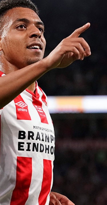 Zes PSV'ers gingen Donyell Malen voor