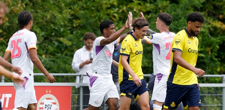 Voorbereiding | PSV wint over 150 minuten met 7-3 van Royale Union Saint-Gilloise