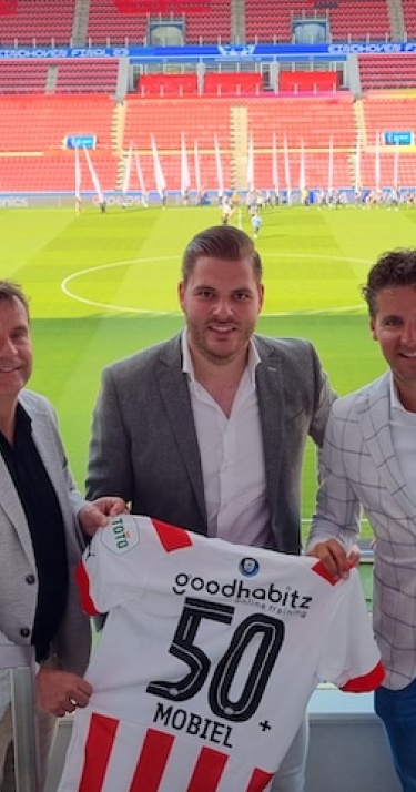 Business | PSV en 50+ Mobiel sluiten sponsorship 