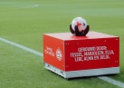 Business | Robot brengt wedstrijdbal het veld op, met boodschap voor de toekomst