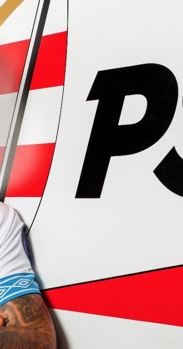 PSV contracteert linksback Angeli&ntilde;o