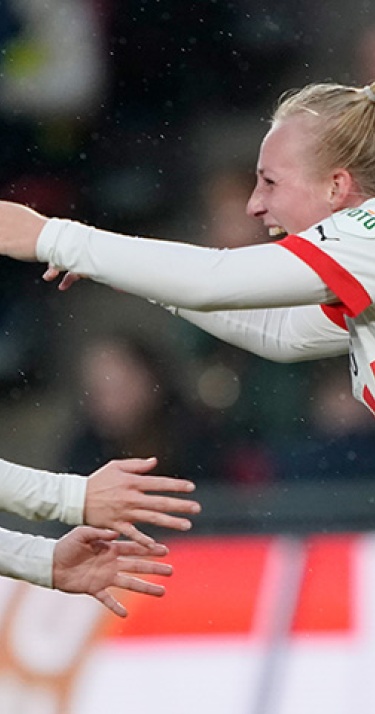 Eredivisie Vrouwen | PSV wint stadionduel van Feyenoord