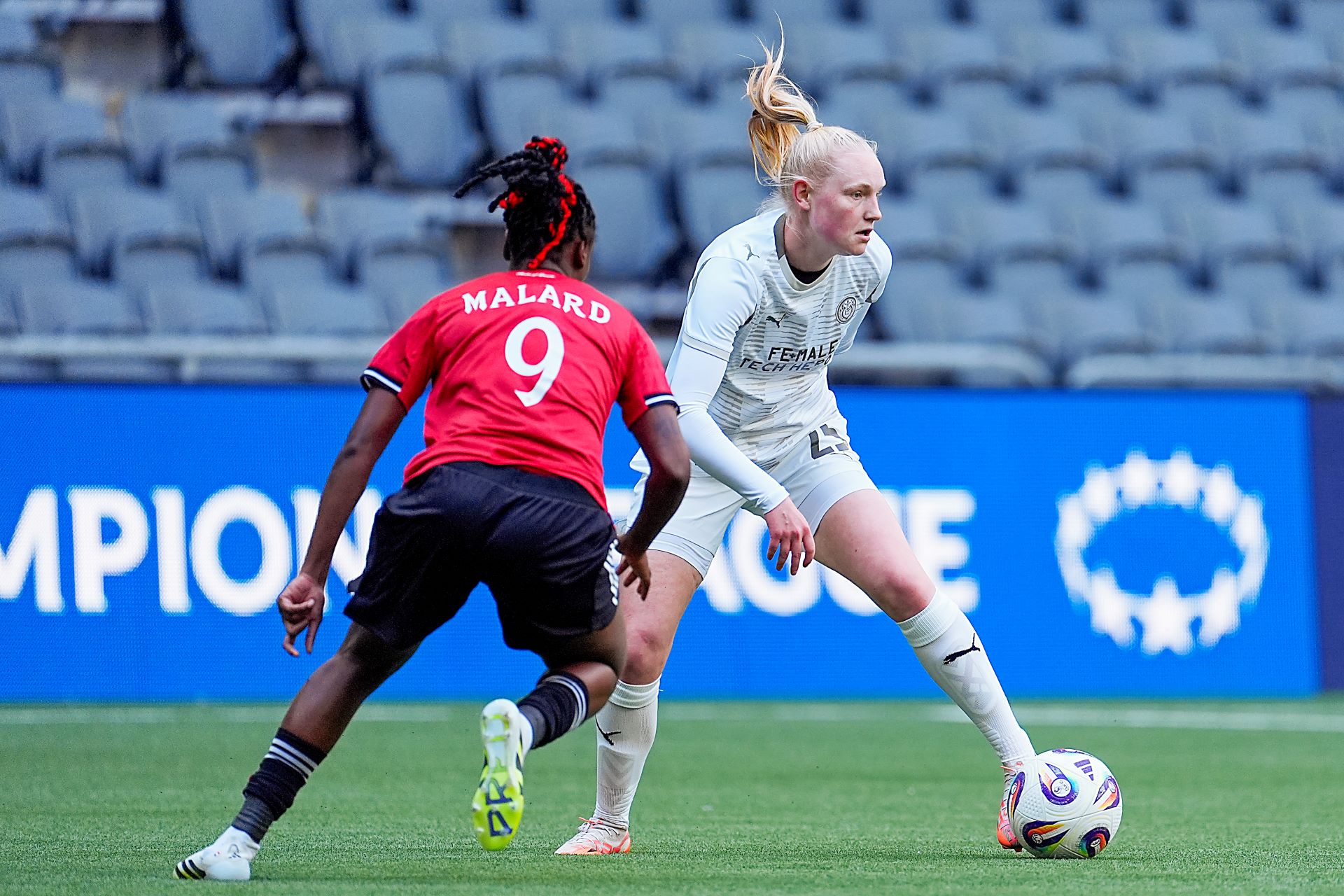 Loting | PSV Vrouwen loot SFK 2000 Sarajevo