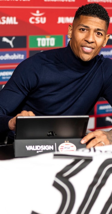 Transfer | PSV haalt Van Aanholt op huurbasis binnen