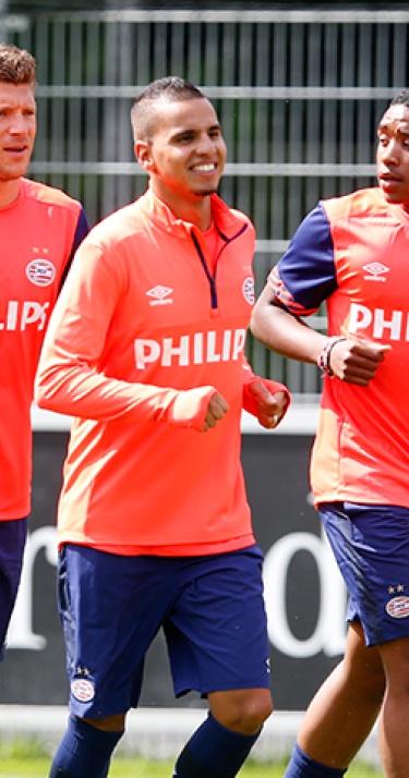 PSV start voorbereiding met open training