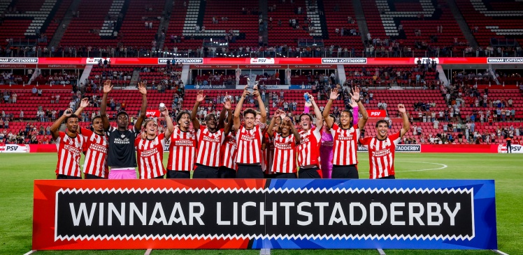 Persconferentie | ‘Dat je op de stoel van eindverantwoordelijke mag zitten, is heel leuk’