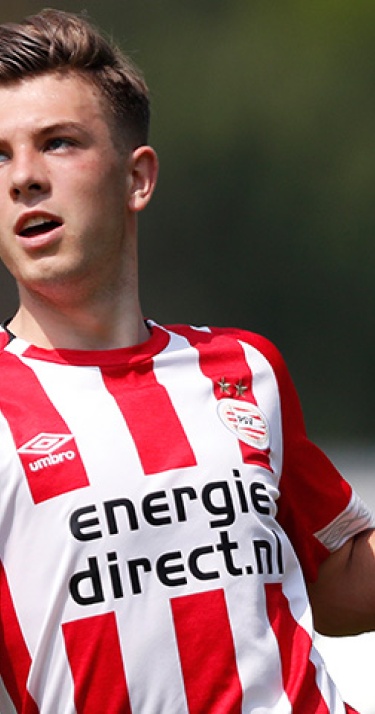 Van der Riet sluit af met hattrick tegen Dordrecht