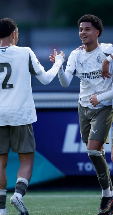 Wedstrijdverslag | Austyn Jones schiet Jong PSV voorbij Jong AZ