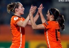 Danielle van de Donk scoort voor Oranje