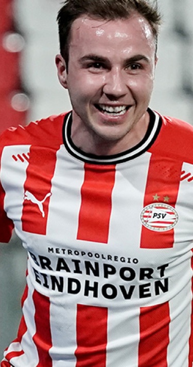 Invallers laten PSV lachen tegen Vitesse