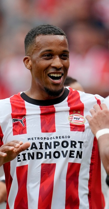 Persconferentie | 'Ik ben blij dat ik de keuze heb uit twee goede spelers' 