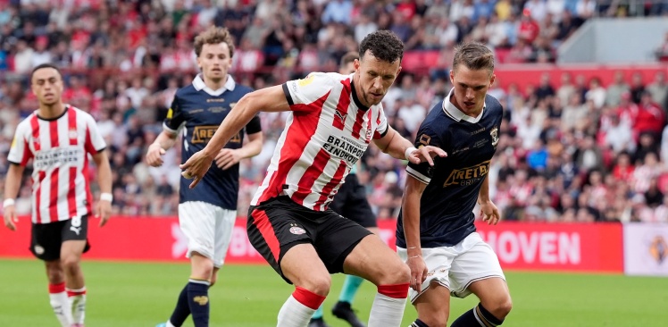 Alles over | PSV hervat competitie tegen Go Ahead Eagles 