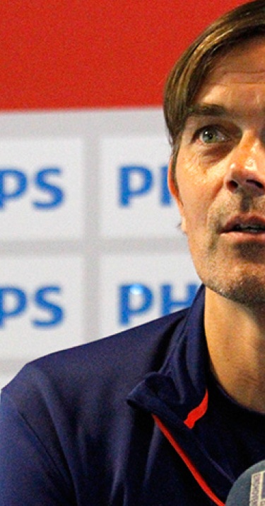 Phillip Cocu wil Ajax-uit goed vervolg geven
