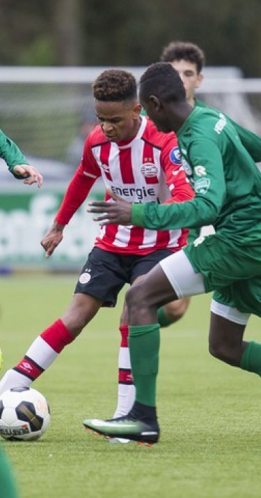 In beeld: PSV O17 - FC Groningen O17