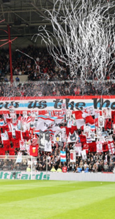 Goed gesprek PSV en Lighttown Madness