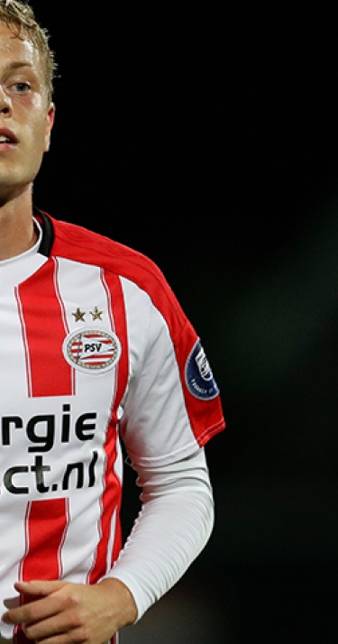 Jong PSV met Rigo op bezoek bij MVV