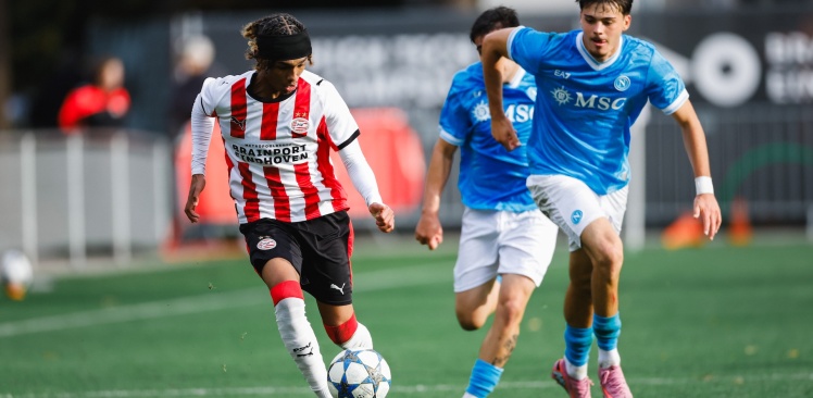 UYL | Dominant PSV O19 maakt kansen niet af en speelt gelijk